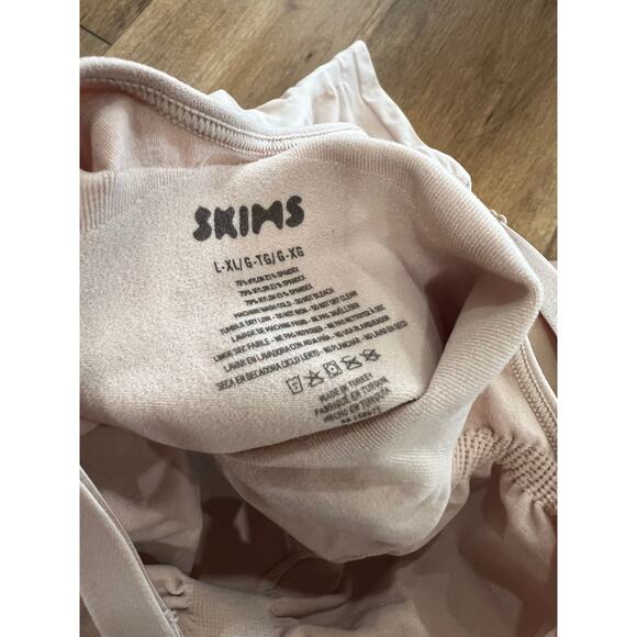 SKIMS Mid Thigh Sculpting Bodysuit - Picture 4 of 4